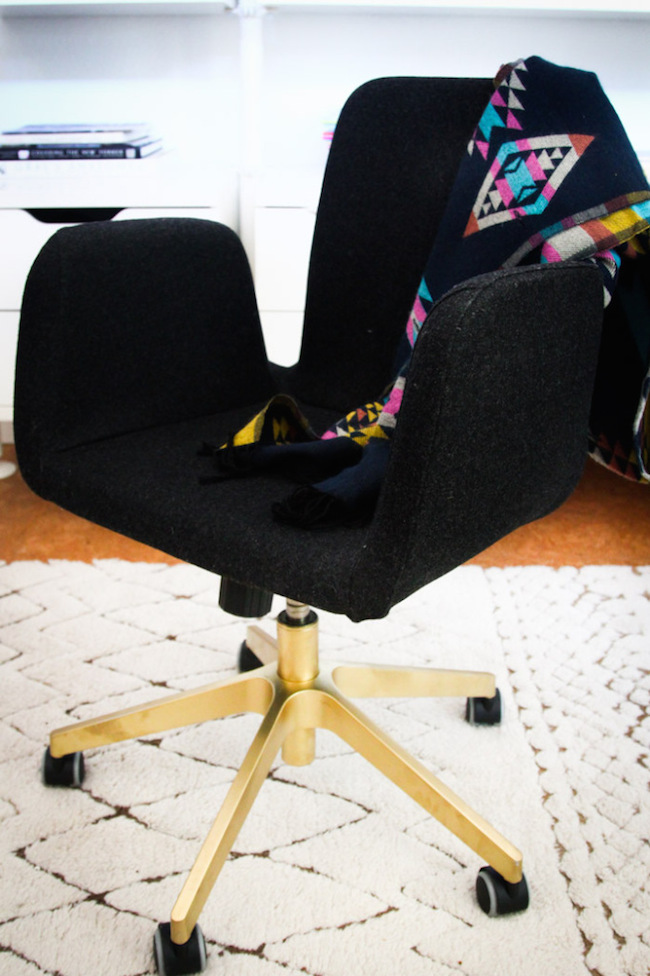 Ikea-Hack-Gold-Spray-Paint-PATRIK-Swivel-chair-682x1024