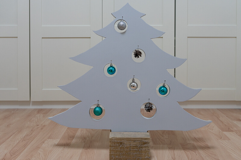 easy festive craft project mdf christmas tree painted with spray paint